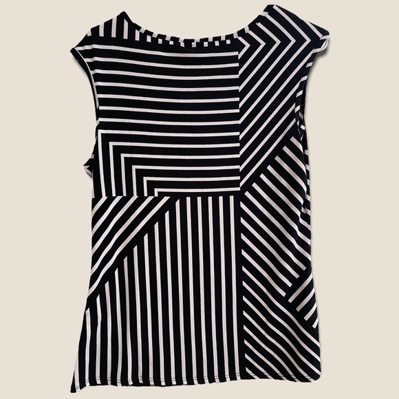 Dots black and white blouse - Picture 2 of 3